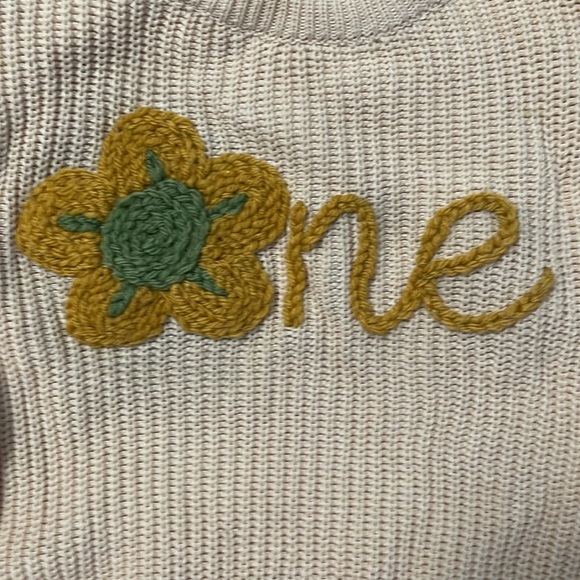 ‘One’ sweater - Picture 2 of 2